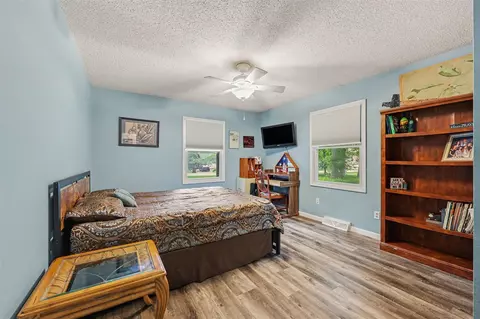 Bedroom - 215 Wickenham, Spring Arbor, MI 49283 photo 5 of 5