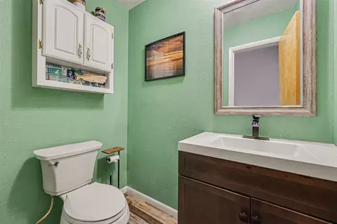 Bath - 215 Wickenham, Spring Arbor, MI 49283 photo 1 of 4