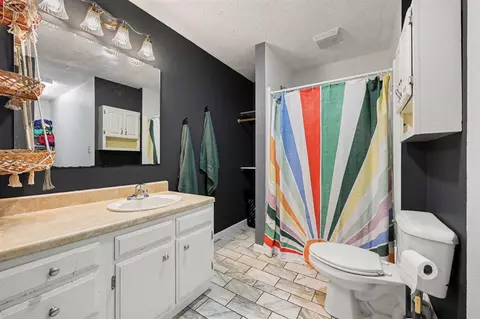 Bath - 215 Wickenham, Spring Arbor, MI 49283 photo 2 of 4