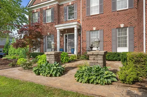17629 Mystic Vly, Northville, MI 48168