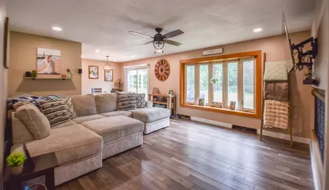 Living - 536 Schaeffer, Coldwater, MI 49036 photo 2 of 2