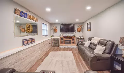 Entry Way - 536 Schaeffer, Coldwater, MI 49036 photo 2 of 3