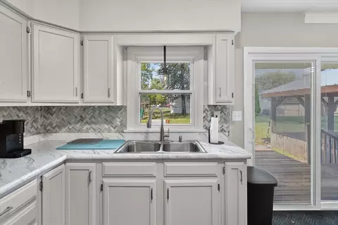 Kitchen - 4940 Wanda, Jackson, MI 49201 photo 2 of 4
