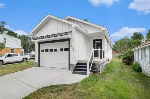 2048 Wyoming, Wyoming, MI 49519