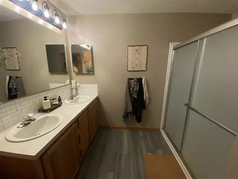 Bath - 1551 E Pine Hl, White Cloud, MI 49349 photo 3 of 4
