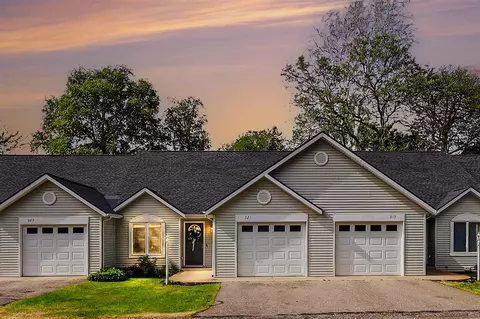 321 Nestlewood, Holland, MI 49424