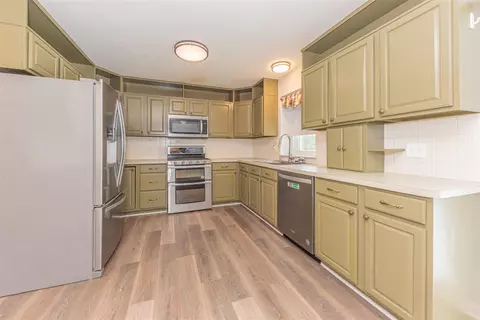 Kitchen - 6884 Ralaric, Dexter, MI 48130 photo 1 of 4