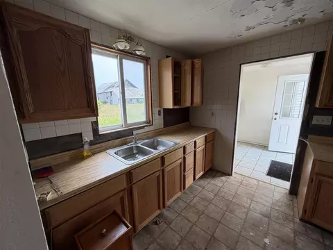 Kitchen - 3109 E Sugar Grv, Custer, MI 49405 photo 2 of 2