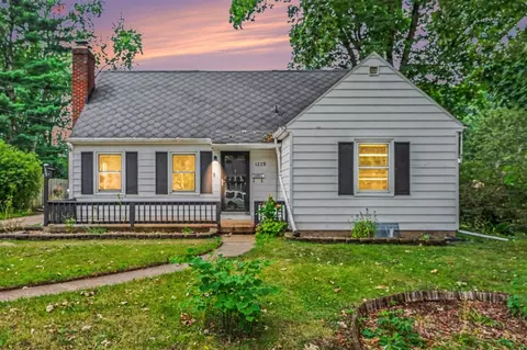 1229 N Fletcher, Kalamazoo, MI 49006