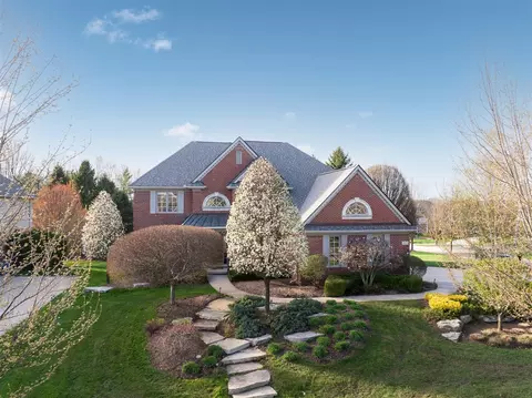 2910 N Addison, Rochester, MI 48306