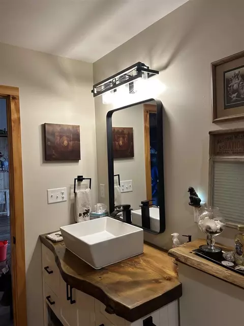 Bath - 21640 E Rdg, Update, MI 49839 photo 5 of 5