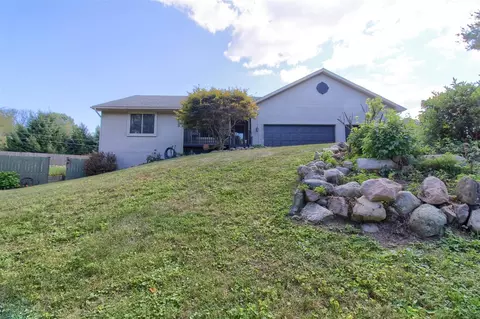 4952 Elmers Turn, Pinckney, MI 48169
