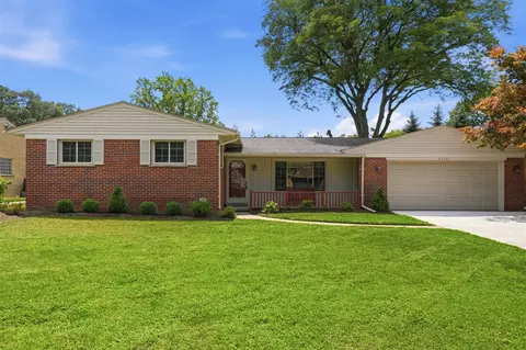 34357 Munger, Livonia, MI 48154