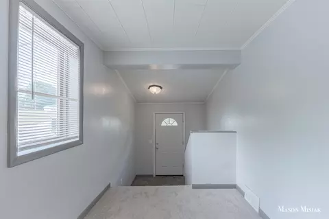 Entry Way - 636 Hackett, Ionia, MI 48846 photo 1 of 4