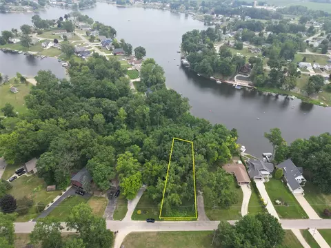 10921 Woodbrook, Cement City, MI 49233