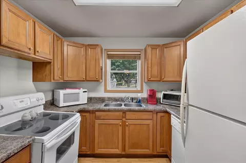 Kitchen - 2003 Strait Tow, Crystal, MI 48818 photo 6 of 9