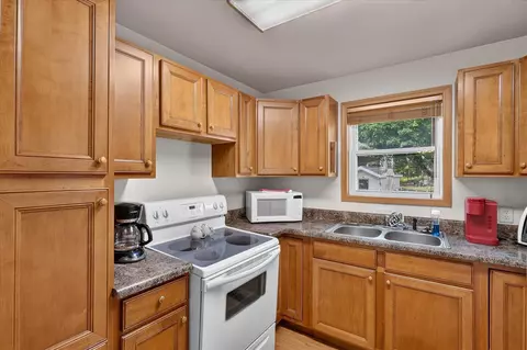 Kitchen - 2003 Strait Tow, Crystal, MI 48818 photo 8 of 9
