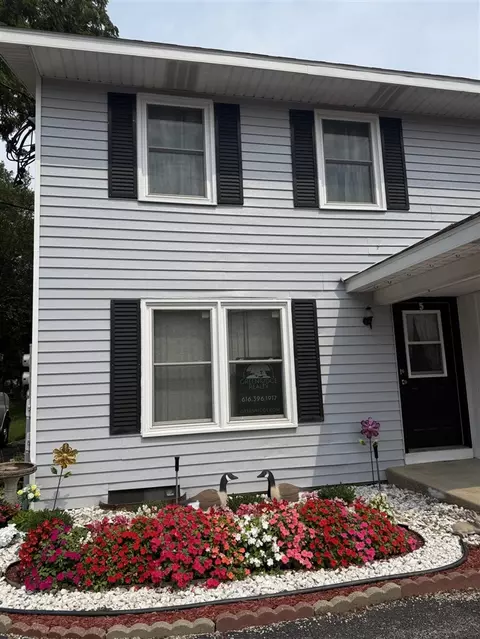 199 E 34th #5, Holland, MI 49423