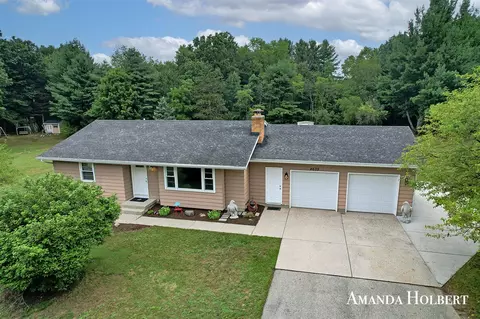 4635 12 Mile, Rockford, MI 49341