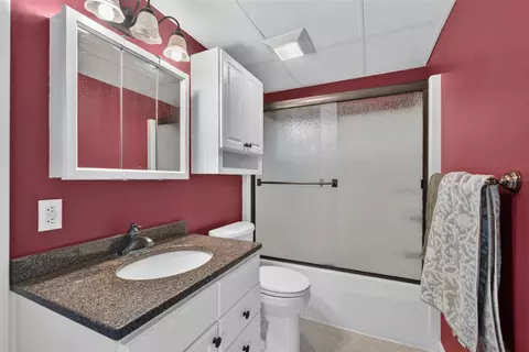 Bath - 415 Richard, Spring Arbor, MI 49283 photo 4 of 4