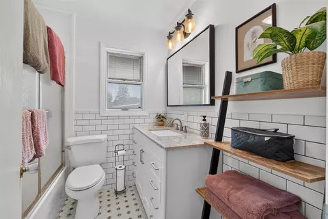 Bath - 415 Richard, Spring Arbor, MI 49283 photo 1 of 4