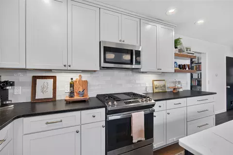 Kitchen - 415 Richard, Spring Arbor, MI 49283 photo 4 of 11