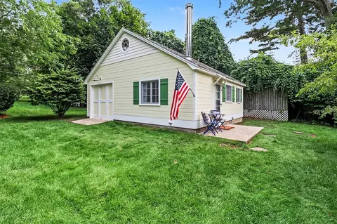 995 N Lakeshore #6, Ludington, MI 49431