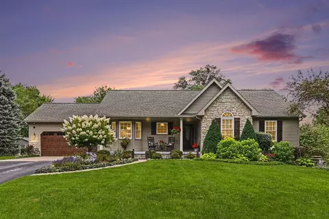 9959 W Sargent, Fowlerville, MI 48836