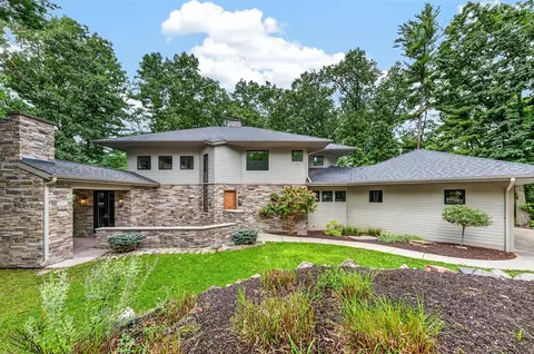 2246 Shelter Pointe, Kalamazoo, MI 49008