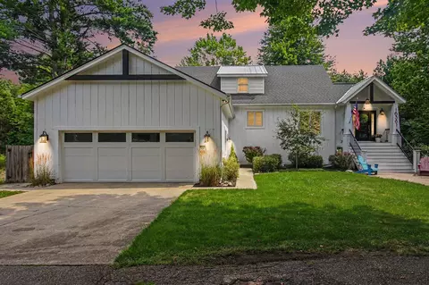 16381 Greenly, Holland, MI 49424