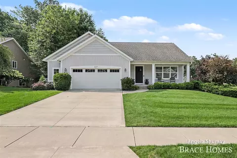 2637 Stockwood, Grand Rapids, MI 49505