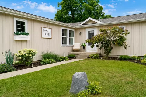 4144 13 Mile, Rockford, MI 49341