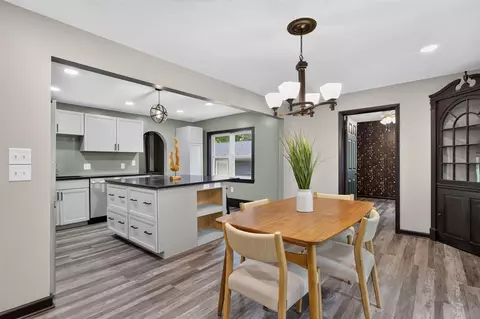 Dining - 5006 S Jackson, Jackson, MI 49201 photo 2 of 3