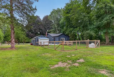 Exterior - 5006 S Jackson, Jackson, MI 49201 photo 7 of 12
