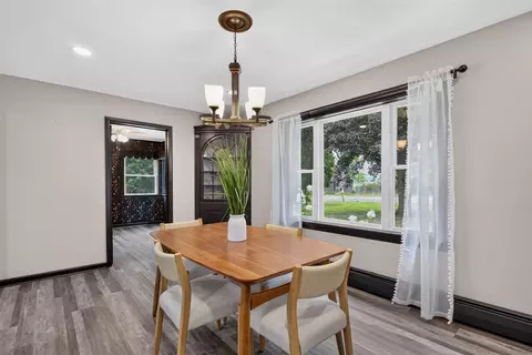 Dining - 5006 S Jackson, Jackson, MI 49201 photo 1 of 3