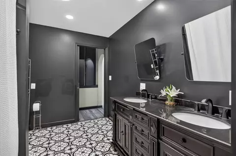 Bath - 5006 S Jackson, Jackson, MI 49201 photo 1 of 3