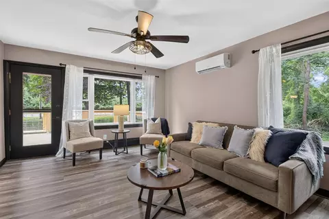 Living - 5006 S Jackson, Jackson, MI 49201 photo 2 of 4