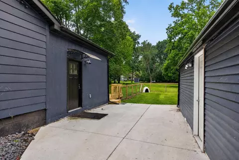 Exterior - 5006 S Jackson, Jackson, MI 49201 photo 2 of 12