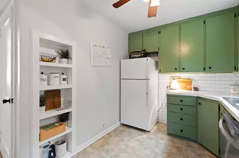 Kitchen - 515 E Russell, Tecumseh, MI 49286 photo 3 of 4