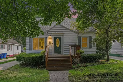926 California, Grand Rapids, MI 49504