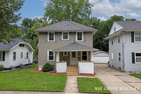 143 Burr Oak, Grand Rapids, MI 49505