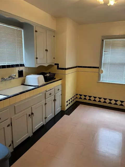 Kitchen - 10734 E Outer, Detroit, MI 48224 photo 1 of 3