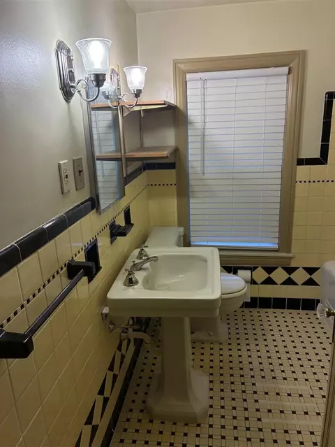 Bath - 10734 E Outer, Detroit, MI 48224 photo 1 of 4