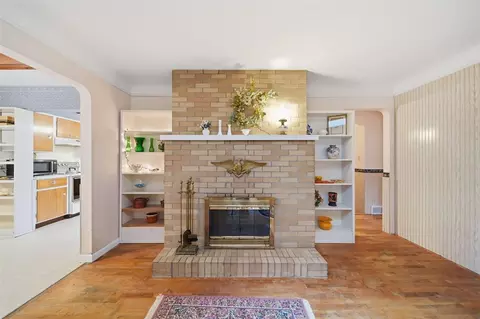 Living - 10935 Warner, Concord, MI 49237 photo 3 of 4
