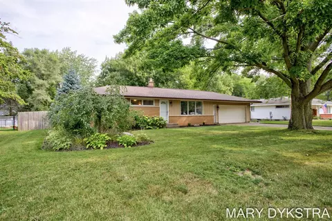 585 Huizenga, Zeeland, MI 49464