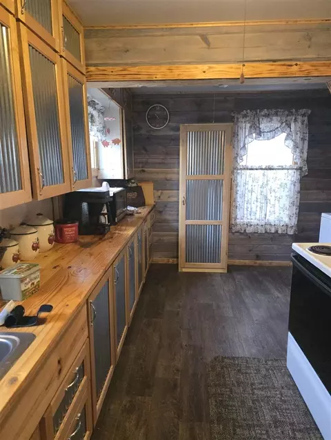 Kitchen - 804 E State, Colon, MI 49040 photo 3 of 4