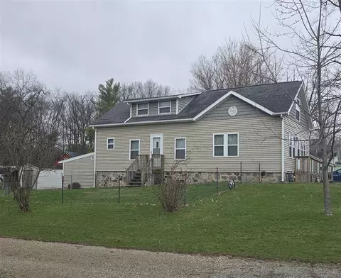 Exterior - 804 E State, Colon, MI 49040 photo 4 of 11