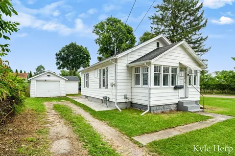 837 E Marshall, Hastings, MI 49058