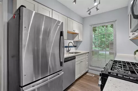 Kitchen - 110 Haymac, Parchment, MI 49004 photo 1 of 4