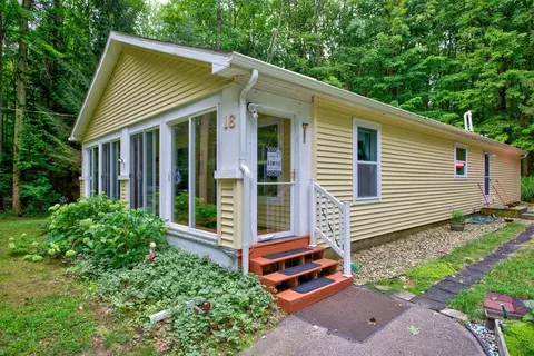 18 72nd, South Haven, MI 49090